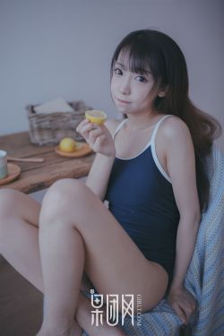 比基尼美女